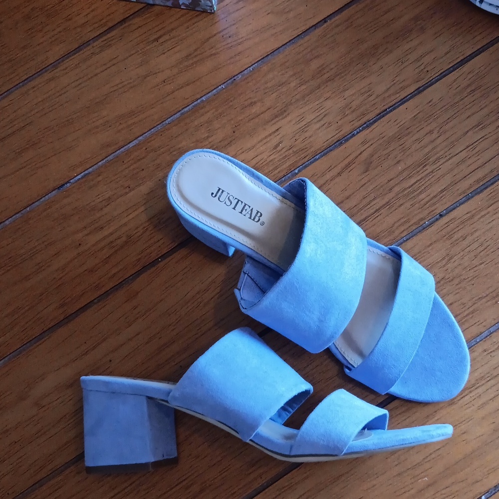 Cute Just Fab Sandles, lavender in color. Like new condition.